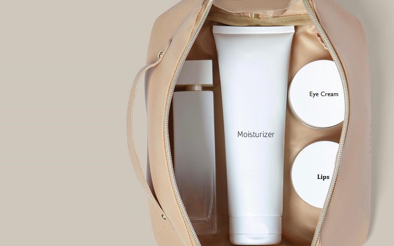 Things You'll Find in a Smart Skincare Bag